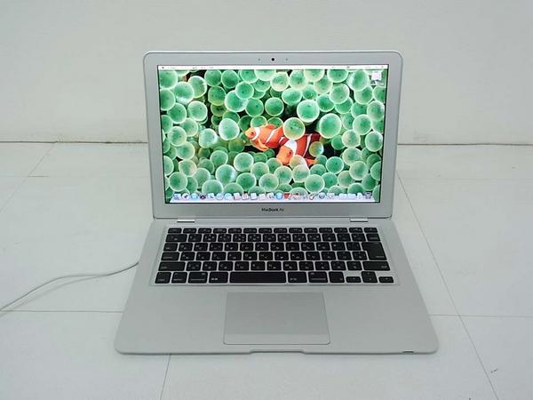 Apple アップル　MAC BOOK AIR 13インチ 2.13GHz Core 2 Duo